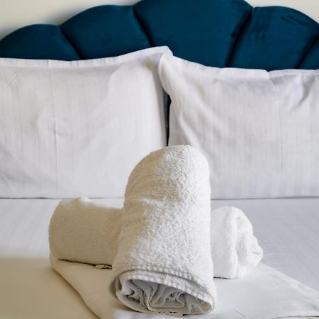 Luxury Suite Alezzi Beach Apartment Piscina Incalzita Sauna Jacuzzi Parking Năvodari Exterior foto